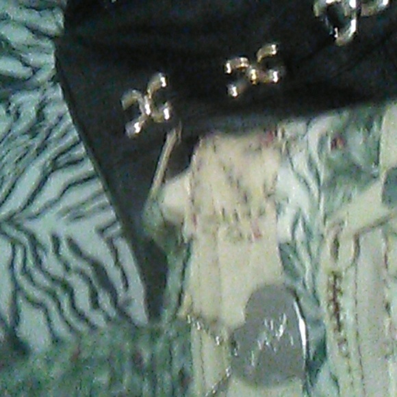 Purses - Picture 4 of 5